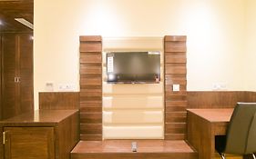 Oyo 77736 Hotel Starlight